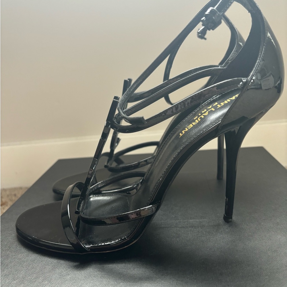 CASSANDRA SANDALS IN PATENT LEATHER